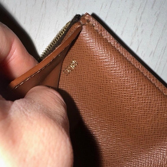 Authentic Louis Vuitton Victorine Wallet - Picture 3 of 4